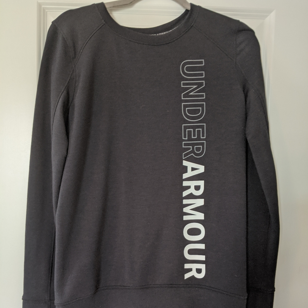 Womean under armour sweatshirt